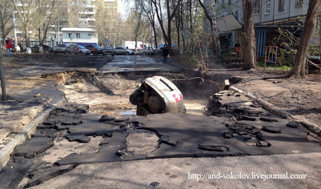 Моя «Калина» провалилась в кипяток там, где только что положили новый асфальт