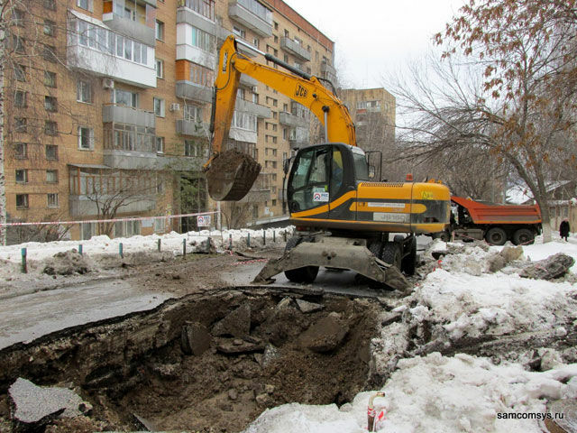 Самара продолжает проваливаться и зажигать