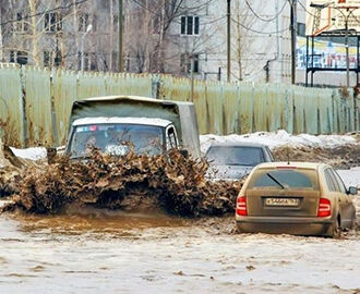 В губернии очень много машин и слишком мало дорог