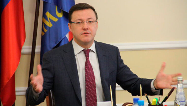 Азаров назвал информационную работу минтранса недостаточной