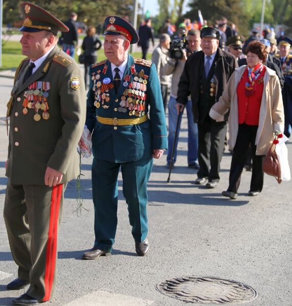 Парады и арки не ждут, а ветераны могут и подождать