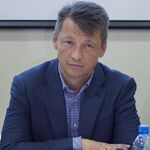 Владимир Обухов: «Закатывать миллиарды в асфальт или строить индустриальные птицефабрики - неэффективно»