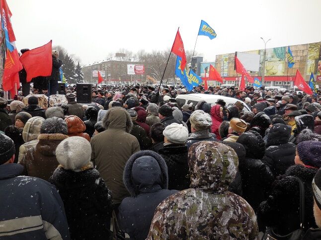 Отставки Меркушкина потребовали уже свыше тысячи разгневанных пенсионеров