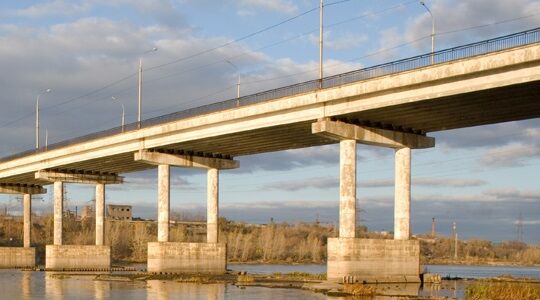 День космонавтики в Самаре начался с «космических пробок» у Южного моста