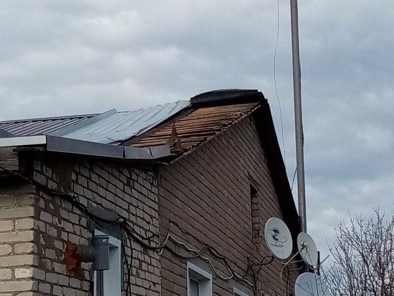 В доме ветерана войны снесло крышу накануне Дня Победы