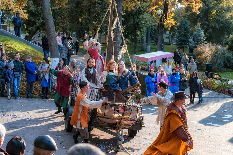 «Пластилиновый дождь» перенесли