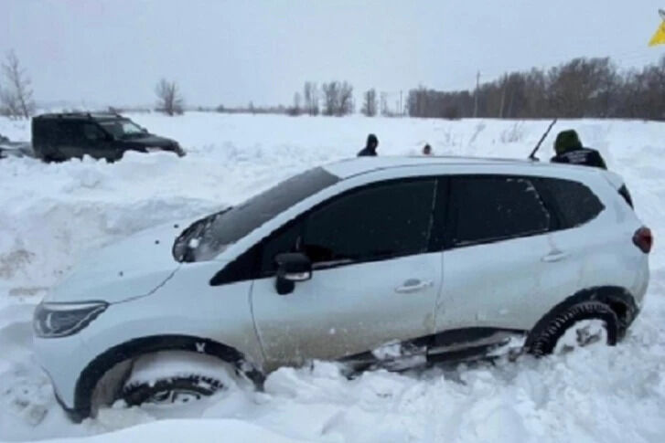 Под Самарой мужчина задушил таксиста и пытался сжечь автомобиль