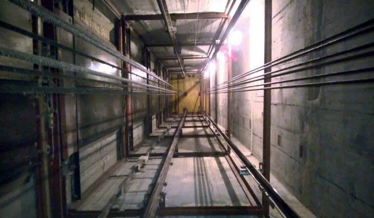 В Тольятти в АПК №6 больницы №3 сорвался лифт