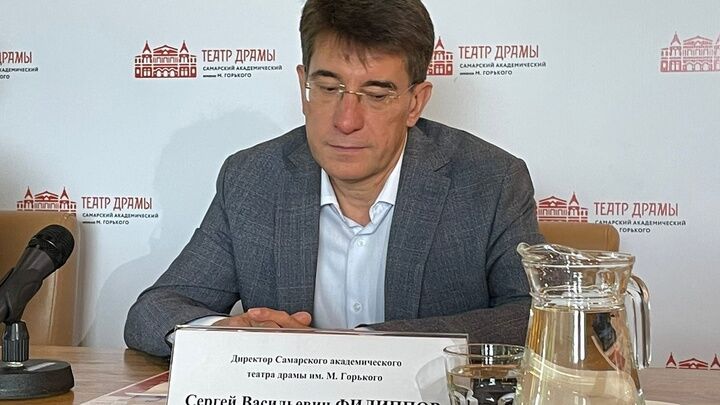 Вся жизнь театр, а замы директора в нём… осваивают бюджет
