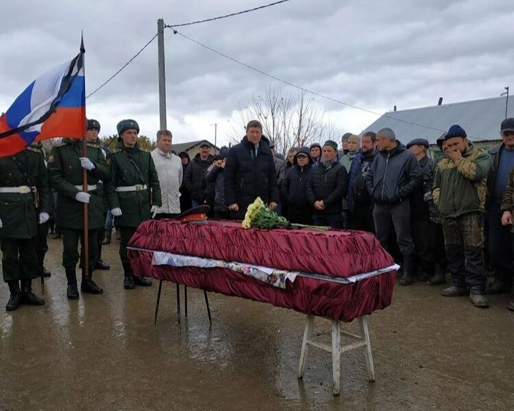 В Большечерниговском районе Самарской области простились с Ильдаром Хамзиным