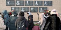 В Рощинском на стене школы установили сразу девять мемориальных досок погибшим на СВО