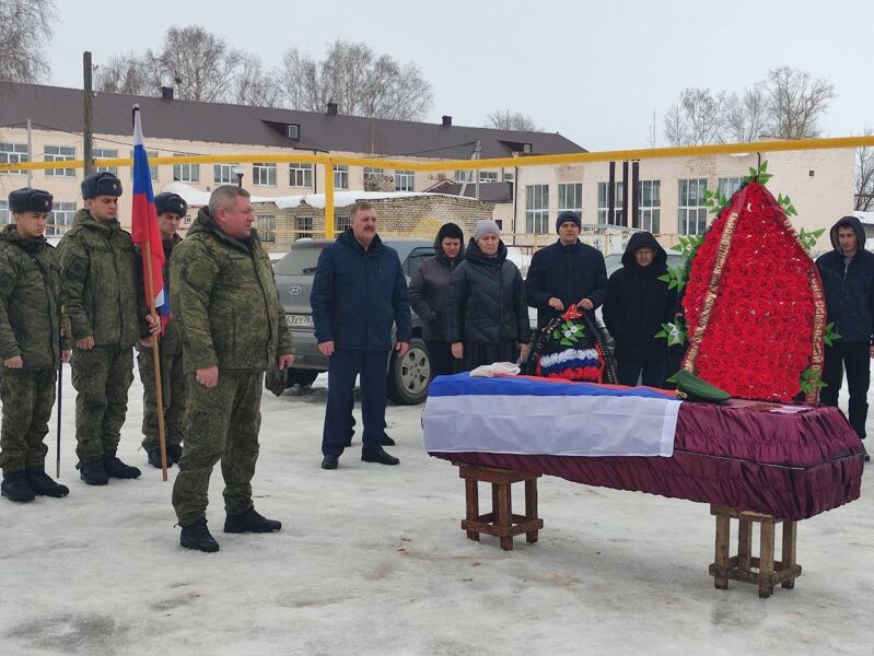 В селе Старое Эштебенькино простились с Владимиром Мозольковым