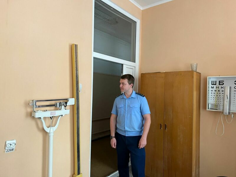 В школах и детсадах Самары не обнаружили необходимого медоборудования