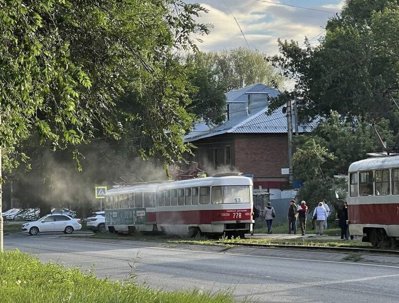 В Самаре загорелся трамвай с несчастливым номером