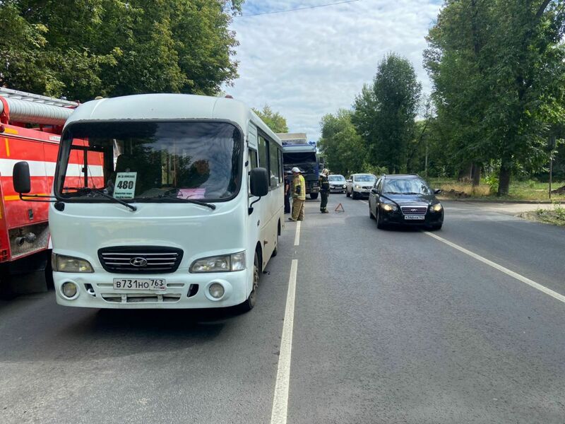 В Самаре в аварии с автобусом пострадали трое человек