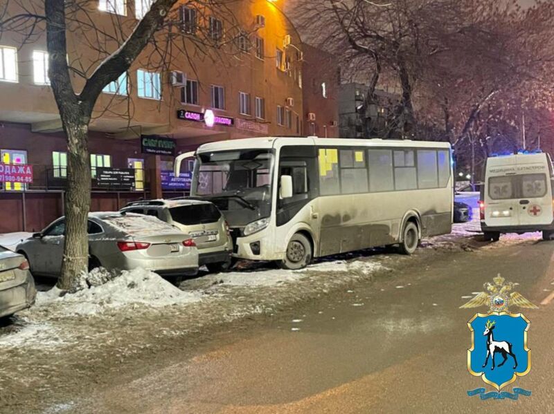 В Самаре в ДТП с пассажирским автобусом пострадала пенсионерка