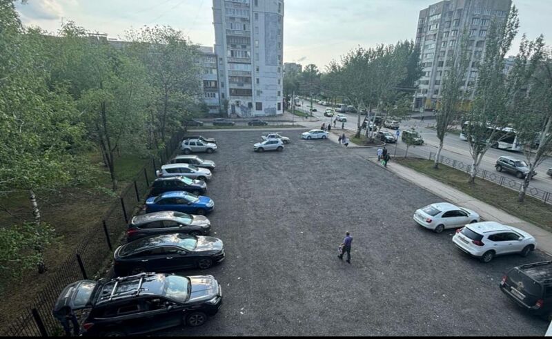 Возле кардиоцентра обустроили парковку