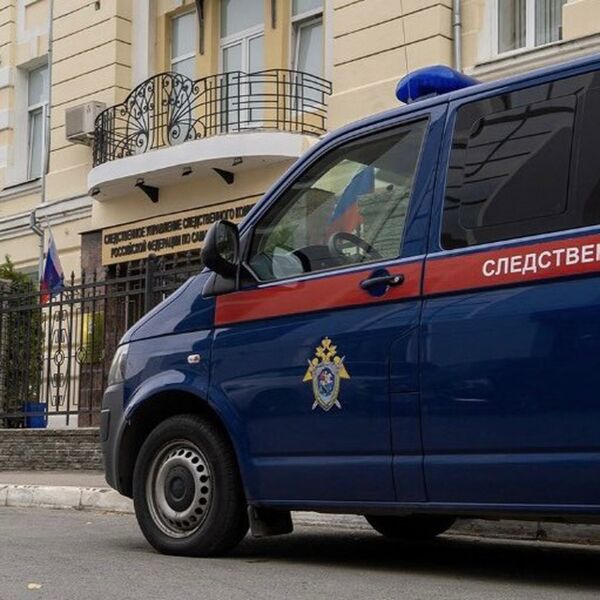 На мужчину, напавшего с ножом на женщину и её сына, завели уголовное дело