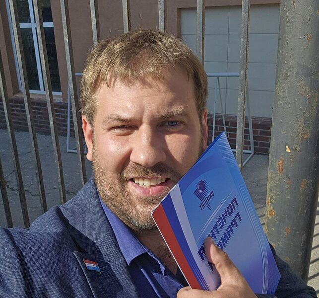 «Сломавшего» административную машину Дмитрия Асеева вынуждают сдать мандат