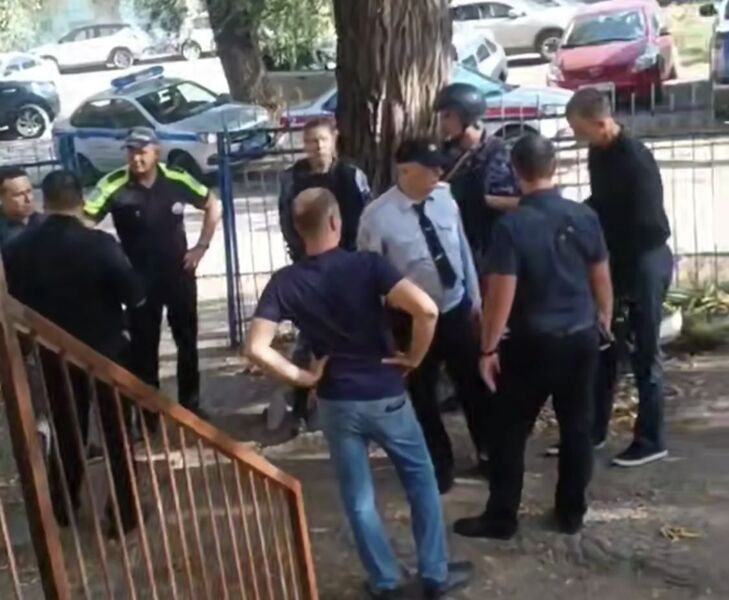 В Самаре задержали активисток, добивавшихся медпомощи сыну иноагента