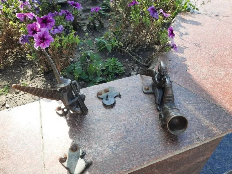 «Шишиг-летунов» забрали в полицию