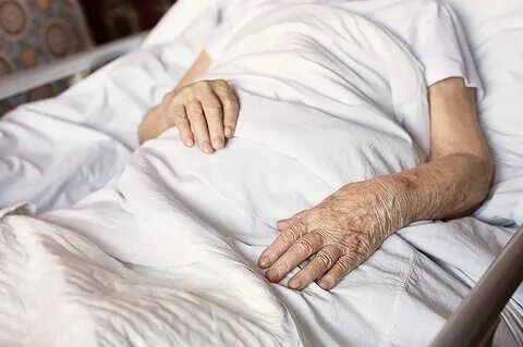 Лежачих инвалидов в «Зелёной роще» моют в холодных помещениях