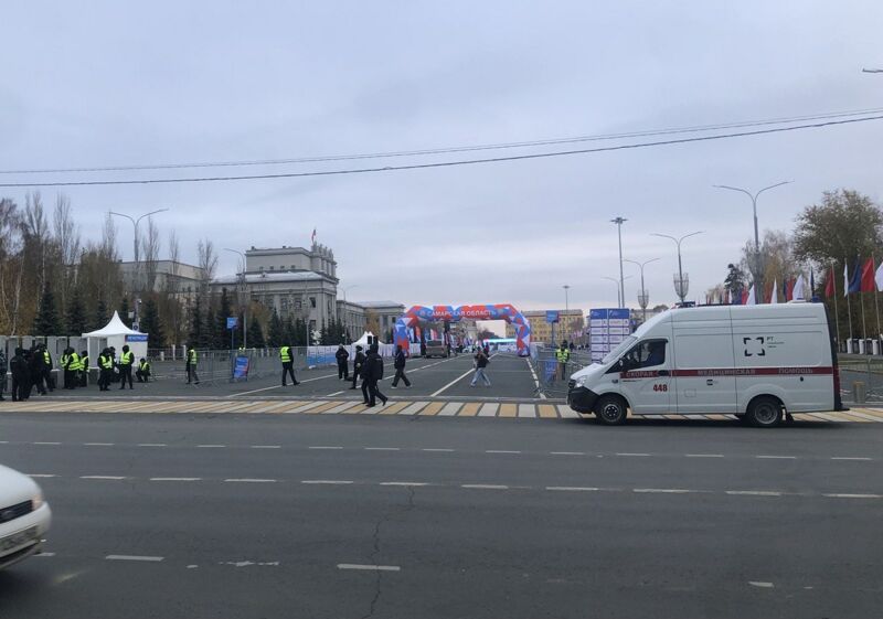 Неспортивные и работающие самарцы встали в пробках