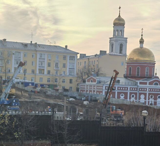Рядом с Иверским монастырём не замечают незаконную стройку РПЦ
