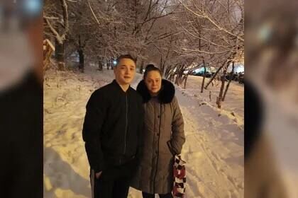 Владимир Путин наградил звездой Героя России потерявшего ступни 21-летнего участника СВО