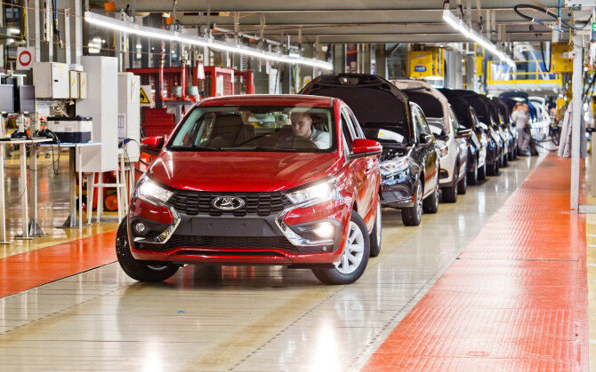 АвтоВАЗ не стоит