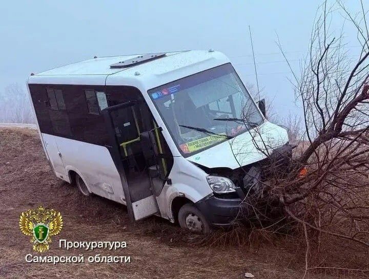 Автобус с пассажирами попал в ДТП в Хворостянском районе