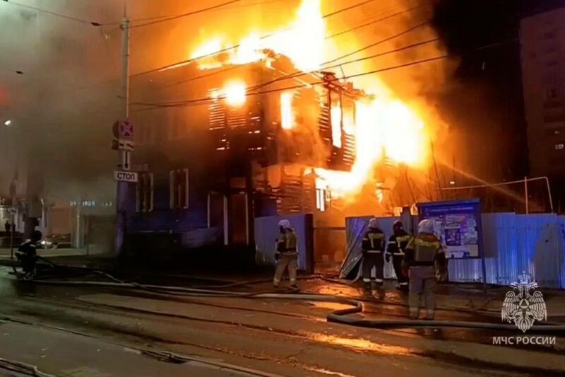 Сгорела «Синяя изба»