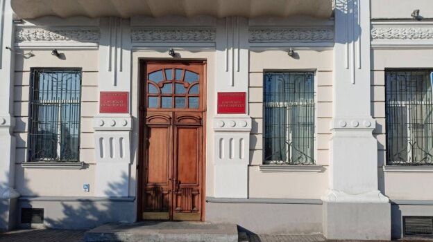 Самарскую больницу обязали выплатить миллион за гибель рабочего в шахте лифта