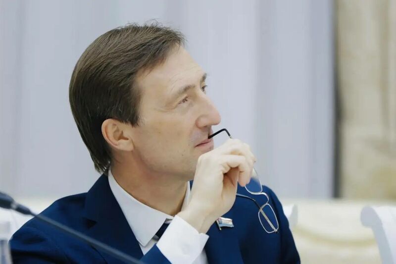 В комиссию по возврату тепла после завершения отопительного сезона включили Александра Живайкина