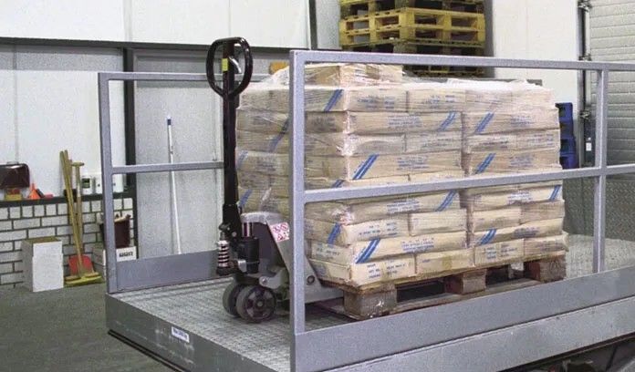 В Самаре подростку травмировало ногу подъемным механизмом