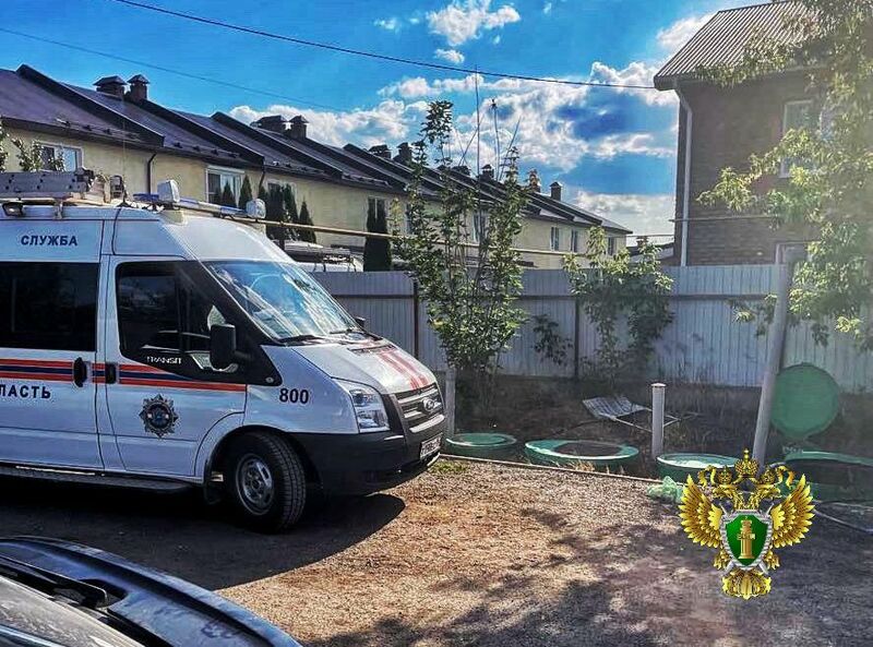 В Подстёпках погиб рабочий при очистке канализационного колодца