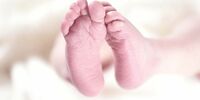 Двухмесячную девочку, обнаруженную 26 октября в коляске без присмотра на улице Самары, днём ранее передали отцу